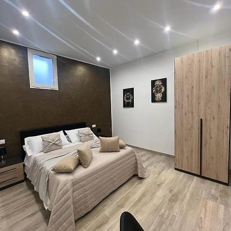 فندق Goldenhouse نابولي المظهر الخارجي الصورة