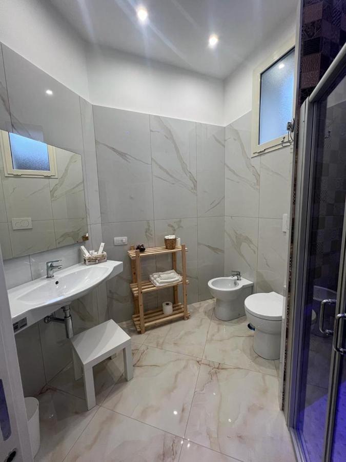 فندق Goldenhouse نابولي المظهر الخارجي الصورة