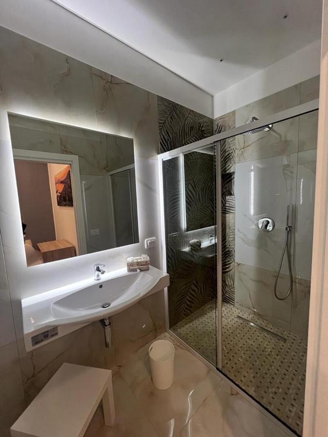 فندق Goldenhouse نابولي المظهر الخارجي الصورة